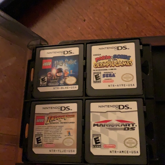 DS with 4 Games, Game Case, DS Case and Charger - Picture 2 of 5